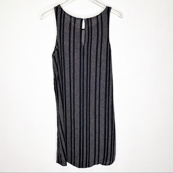 Old Navy Shift Dress - Picture 5 of 5